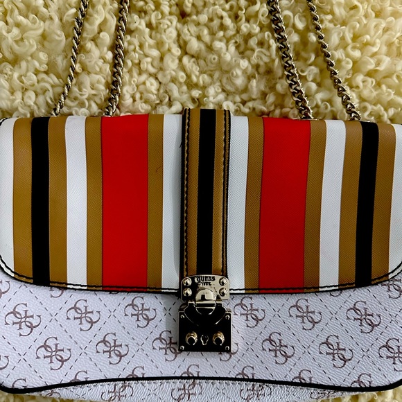 Guess / Joslyn Signature Shoulder/ Crossbody  Bag - Picture 2 of 3